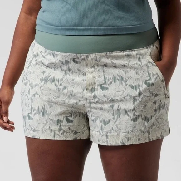ATHLETA TREKKIE NORTH SHORT SZ 16 NWOT - Picture 3 of 14